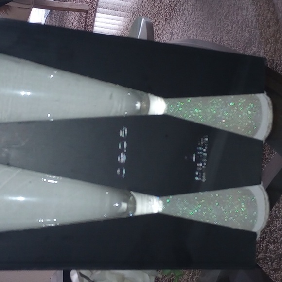 Champagne flutes - Picture 3 of 3